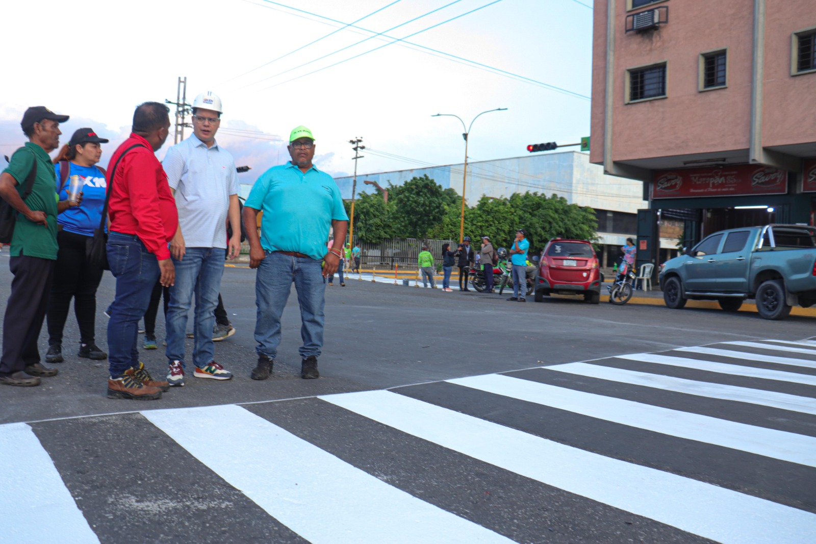 Alcalde Fuenmayor inspeccionó trabajos de demarcación vial en la avenida Lara de Valencia