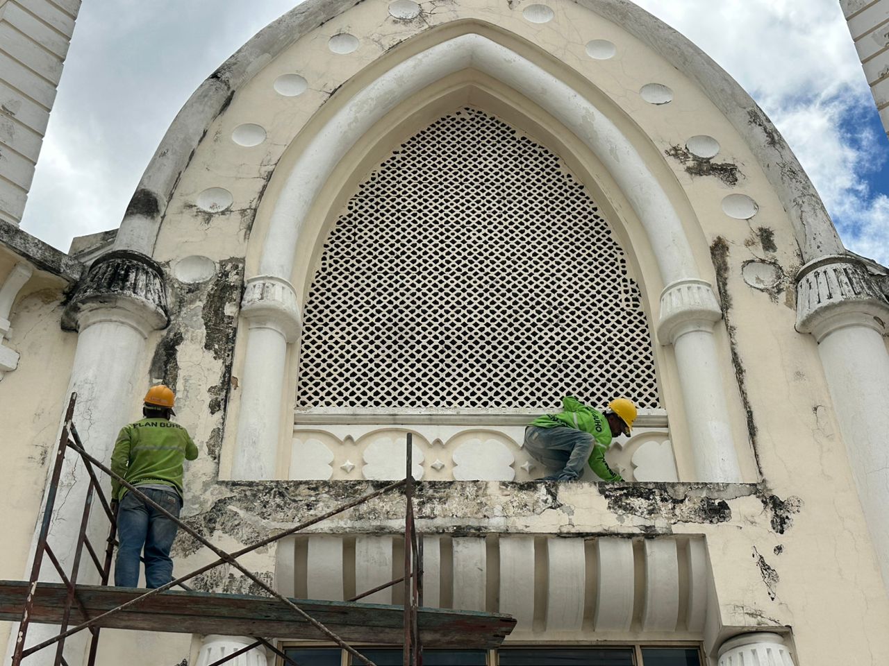 Alcalde Fuenmayor inspeccionó trabajos de remodelación de la iglesia San José en Valencia