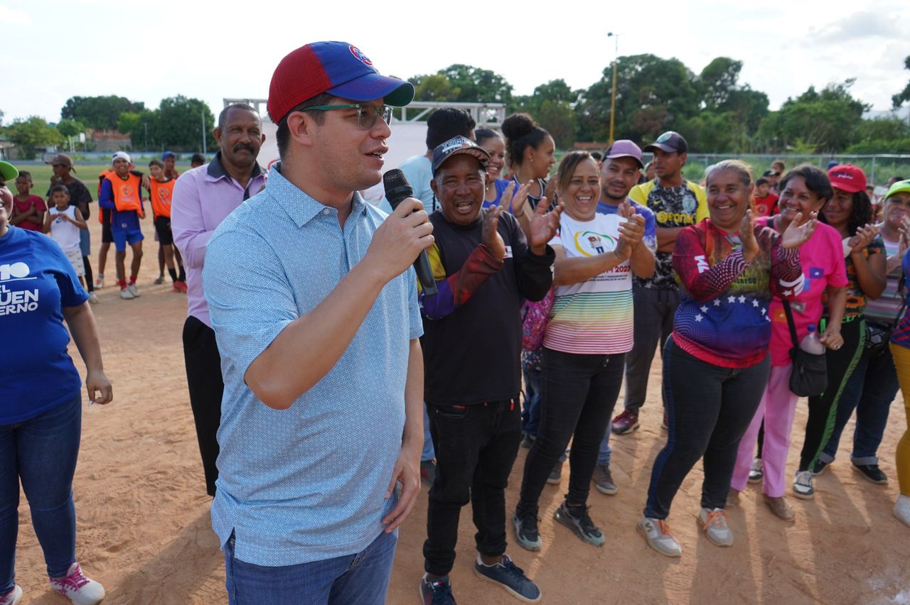 Alcalde Fuenmayor reinauguró Campo de Béisbol “Antonio Díaz” de Trapichito en Valencia